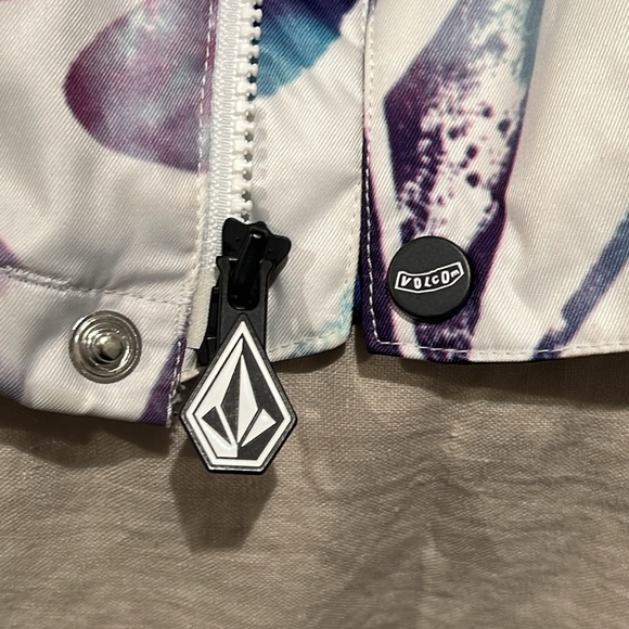 Volcom Snowboard Jacket - Picture 11 of 11